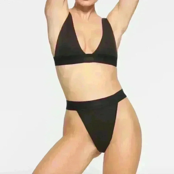 Skims NWT Women's Soot Pull On High Cut Stretch Cotton Rib Thong Size M - Picture 1 of 5